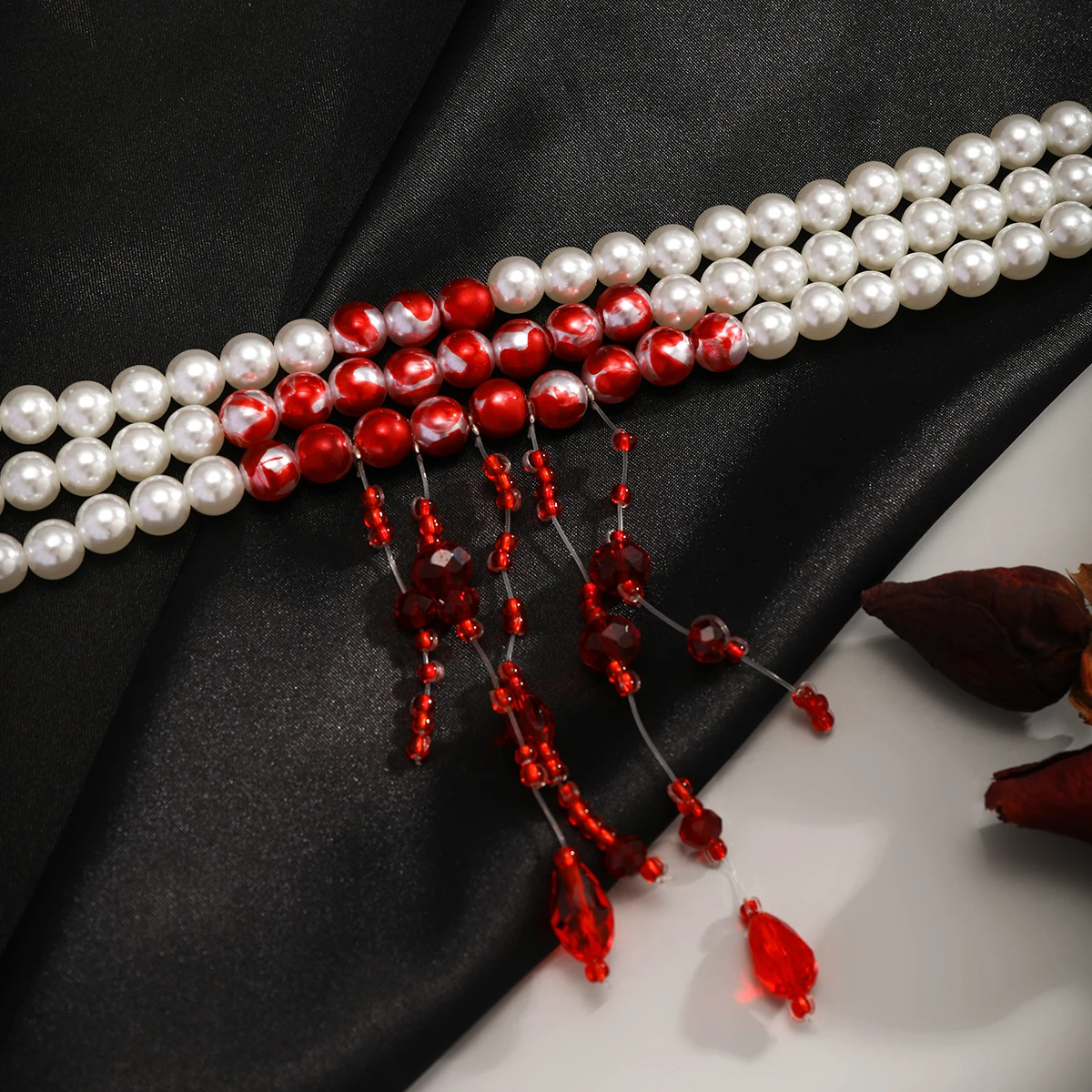 PuRui Gothic Mehrschichtige Imitationsperlen-Anhänger-Halskette für Frauen Rote Blutkristallperlen Quasten-Choker Halloween-Party-Schmuck – Detail 9
