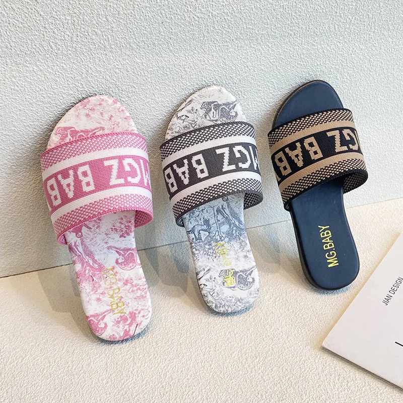 

2024 Fashion Slippers Children Summer Little Girls Casual Soft-soled Flip-flops Outside Shoes