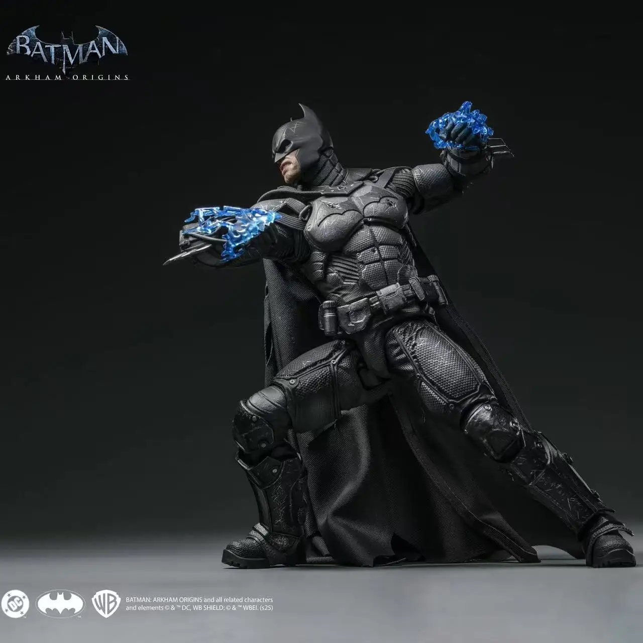 Sofort lieferbar: INART Action Batman: Arkham Origins – Kampfgeschädigter Batman Sammler-Actionfigur als Geschenk