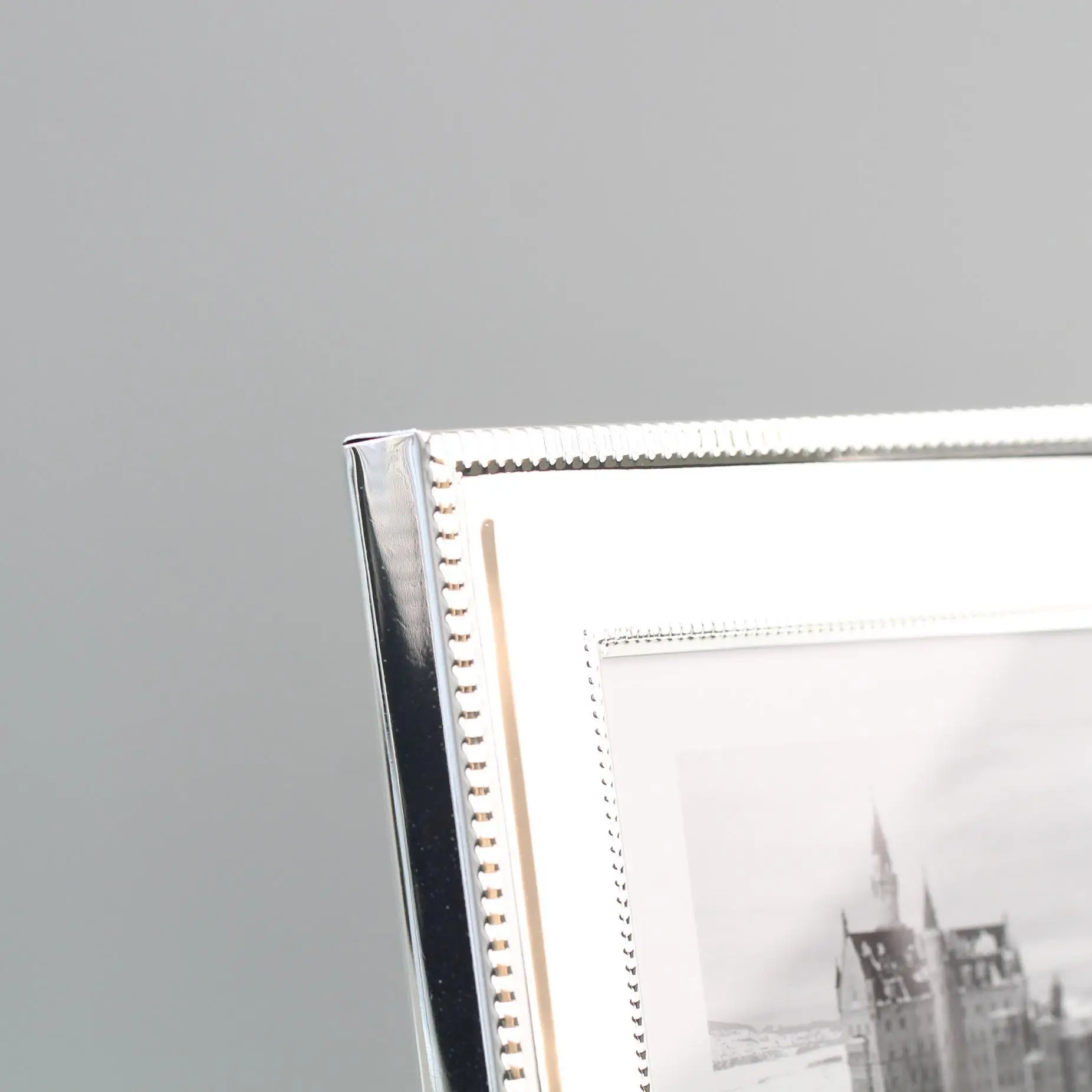 High-end Photo Frame Silver 6/7 Inch Metal Photo Frame Horizontal and Vertical Table High-end Hangable Picture Frame Photo Frame