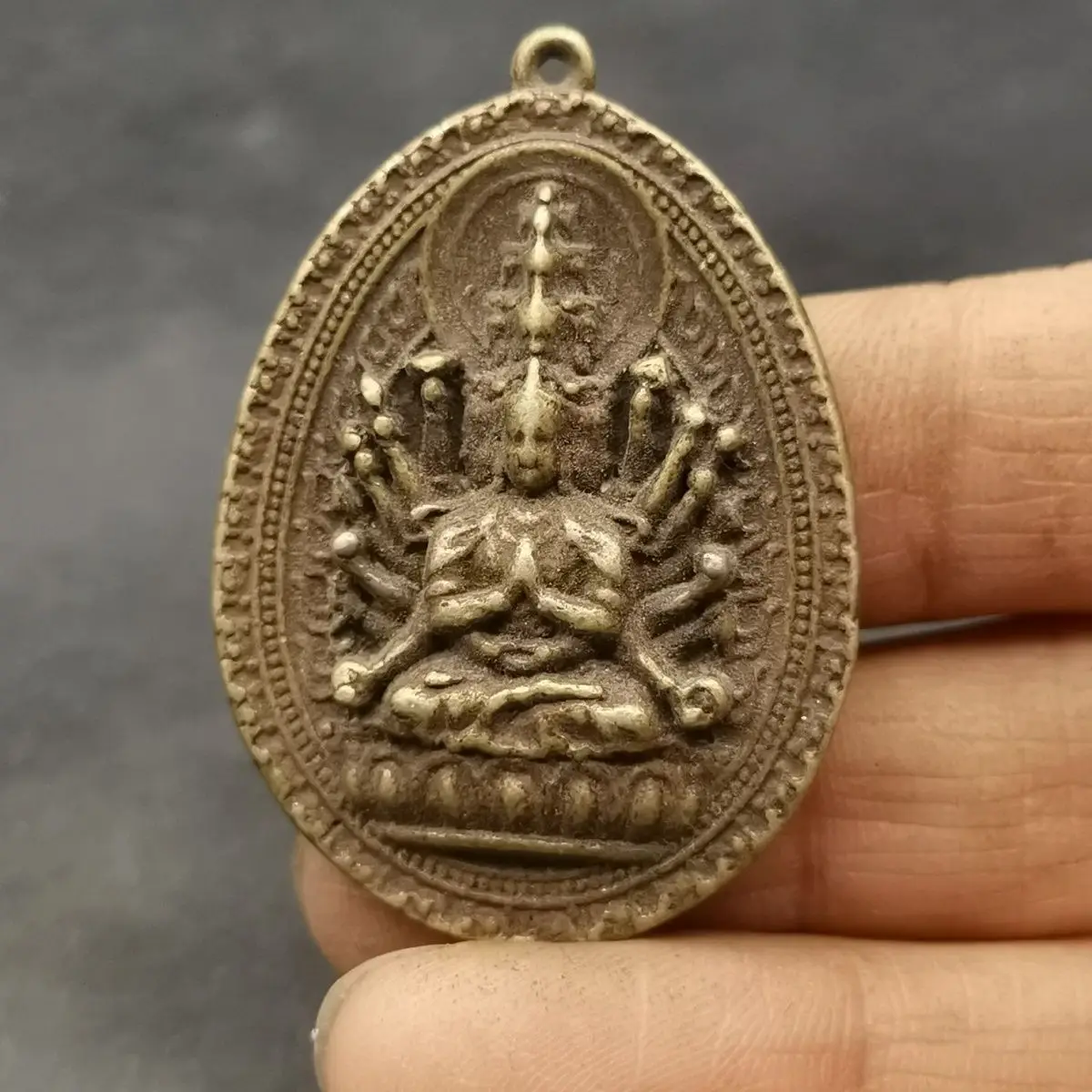 Tibetan Cundi Bodhisattva Oval Pendant Thousand Arms Buddha Mother Amulet Statues Figurines Lucky Ornaments