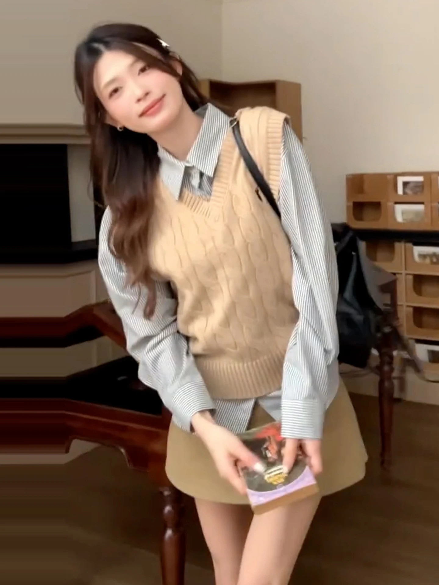 Ensemble t-shirt pour femmes, jupe trapèze coréenne, irt et gilet, automne et printemps, confortable, en Polyester, nouvelle collection 2025