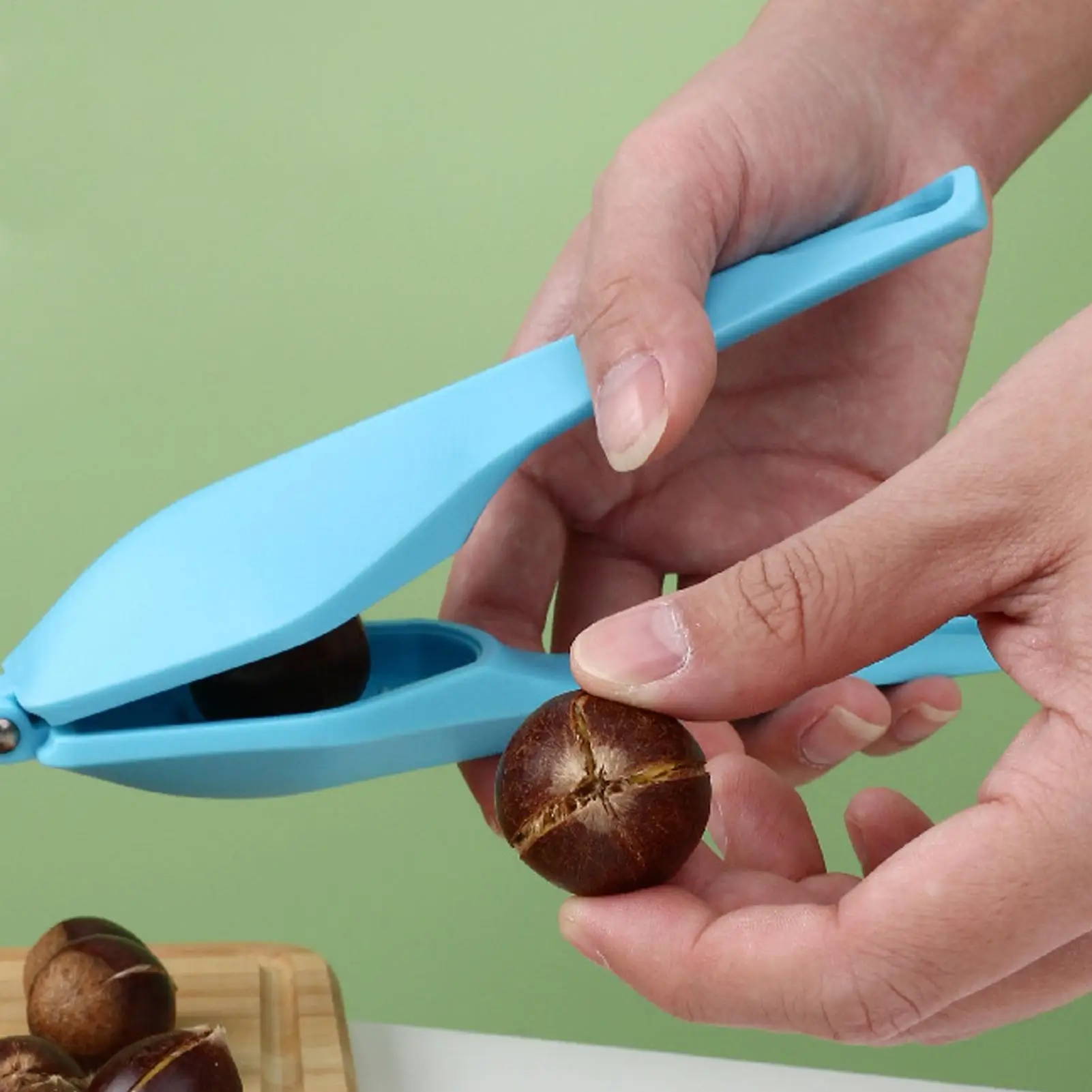 Chestnut and Walnut Cracker Stainless Steel Nut Cracker Home Chestnut Shelling Tool Hazelnut Shelling Tool Nut Cracking tools