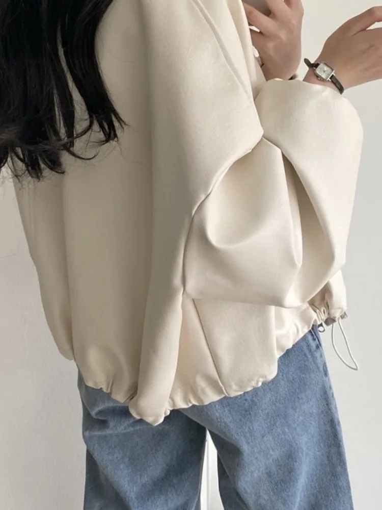 Jaqueta de Motocicleta Fena Estilosa para o Outono com Gola Alta, Cinto com Cordão, Design de Bolsos andes e Zíper