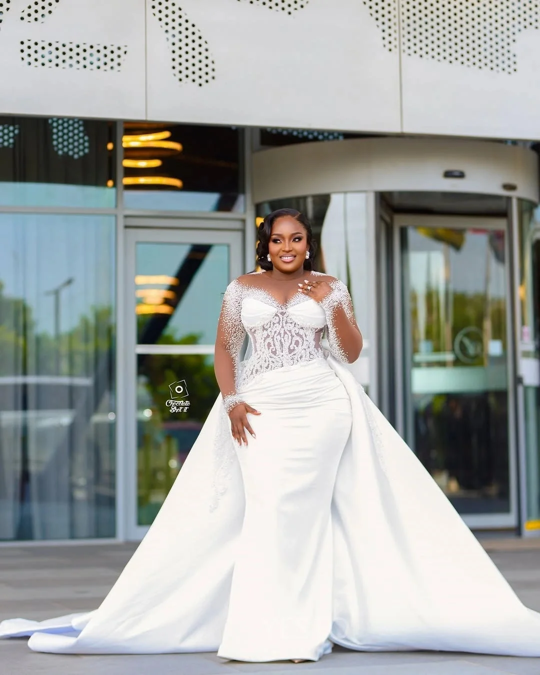 Customized See Through Beads Sequins Wedding Dress Vestidos De Novia Long Sleeves  Luxury Bridal Dress with Removable Skirt
