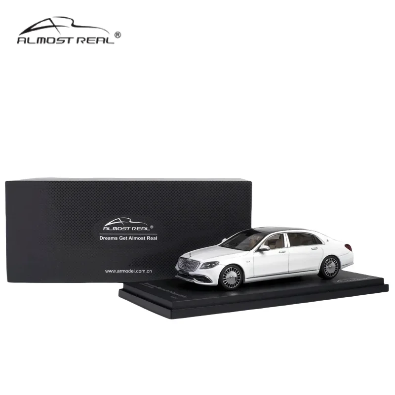 

1:43 Mercedes-Benz Maybach S650 alloy simulation model, children's collection of decorative toys, holiday gifts for children.