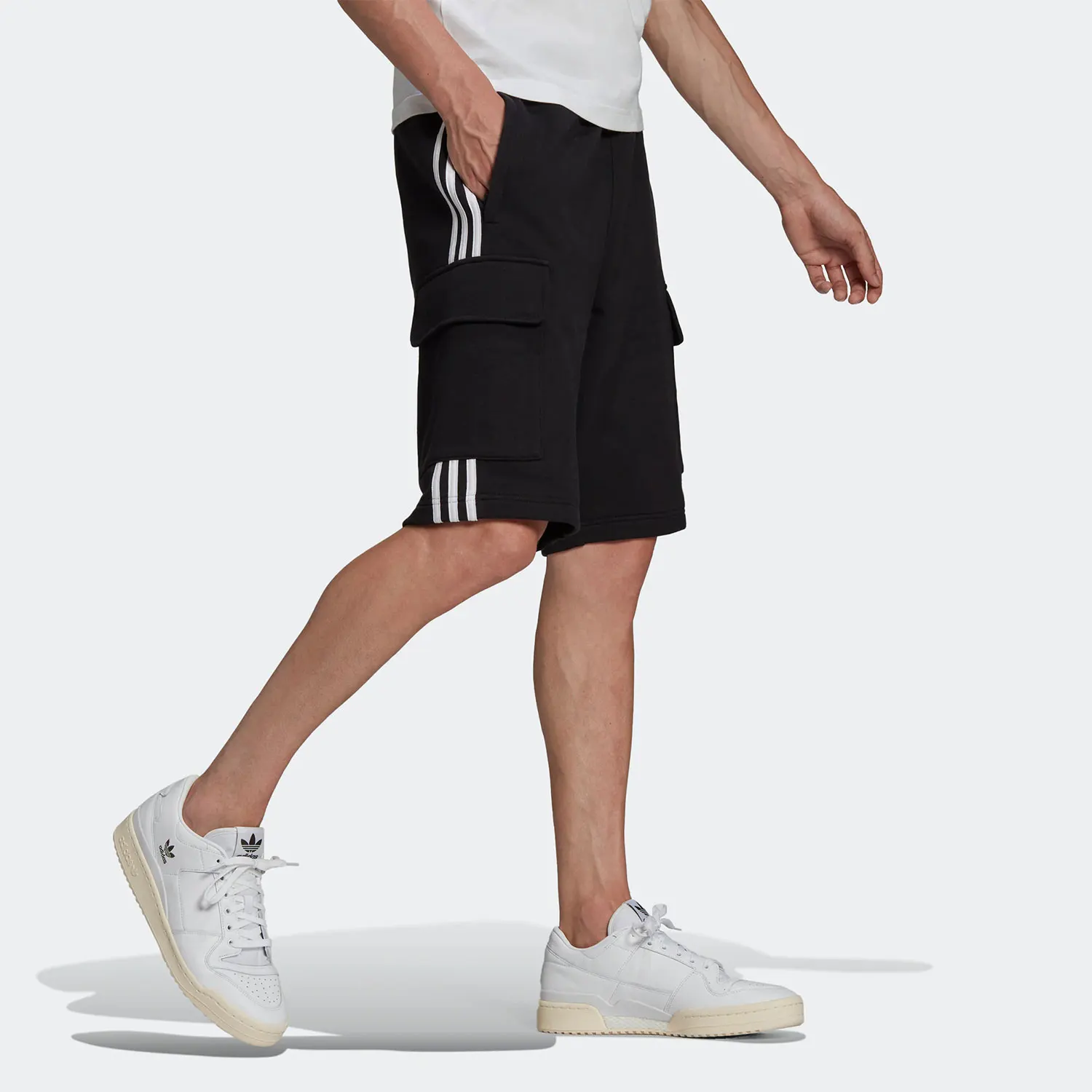 Adidas Originals Authentic Trefoil Men's New Season Casual Sports Shorts HB9542