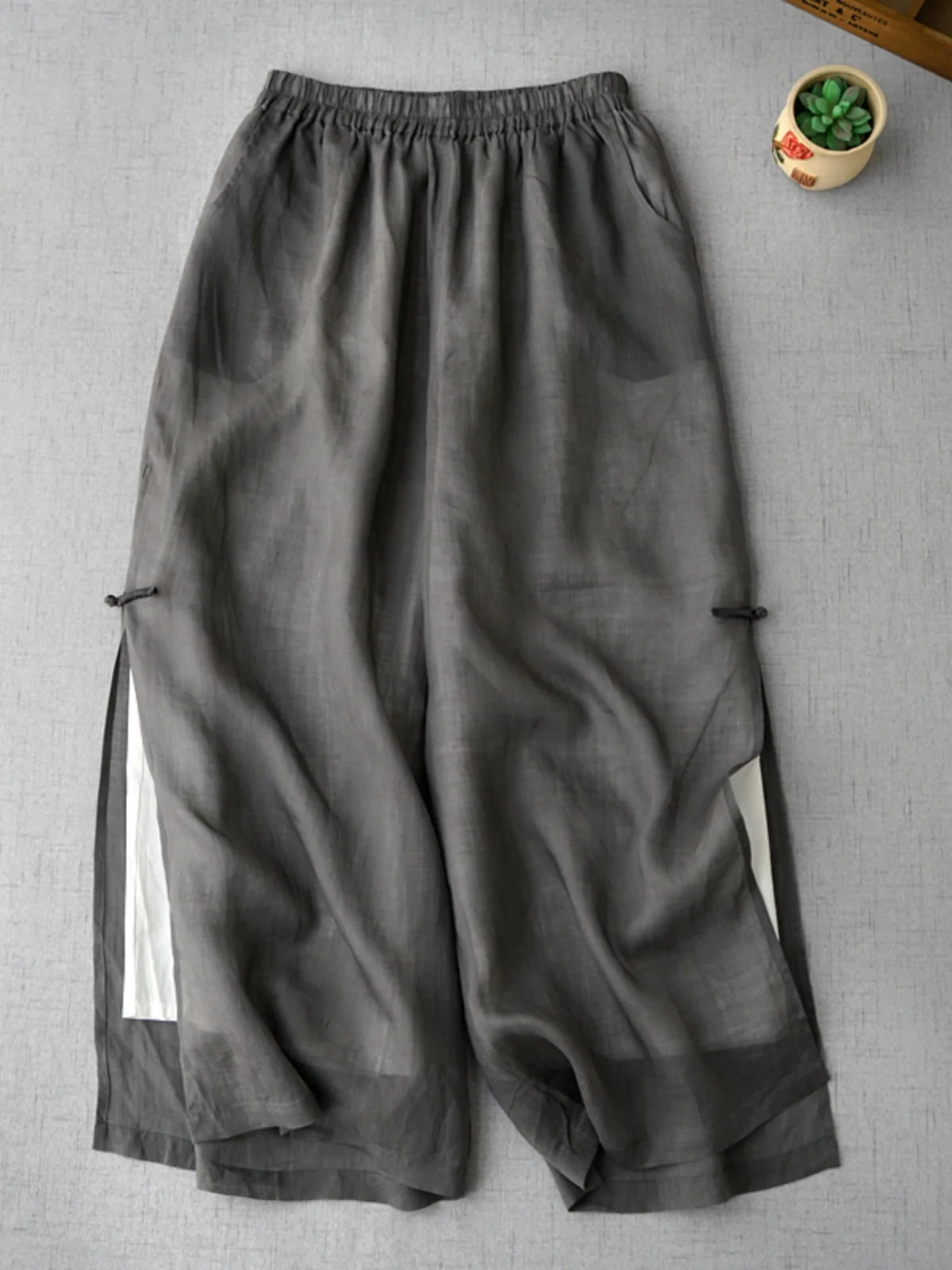 

Повседневные широкие брюки женские, универсальные, в корейском и японском стиле, с разрезом, на одной пуговице, для полных, летние, из тонкого материала...