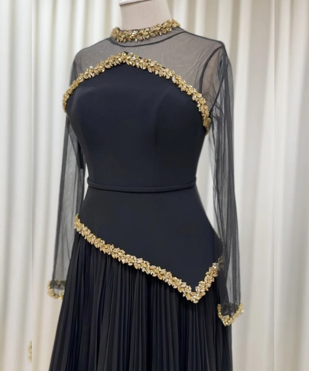Maßgeschneiderte Größen erhältlich. Jersey-Plissee-Kleid mit Pailletten, A-Linie, hoher Kragen, lange Quinceanera-Kleider, maßgeschneidert für besondere Anlässe, hohe Qualität