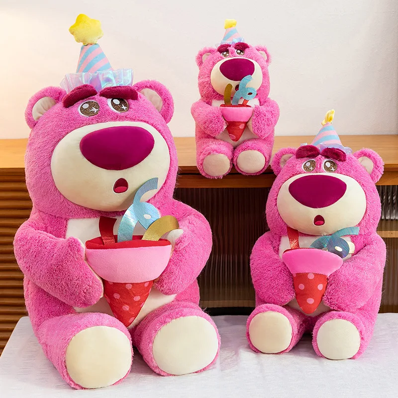 Disney Plüsch-Erdbeerbär-Puppe mit Geburtstagsmütze, süßes Stofftier für Kinder, Geburtstag, Weihnachtsgeschenk, perfektes Spielzeug für Kinder und