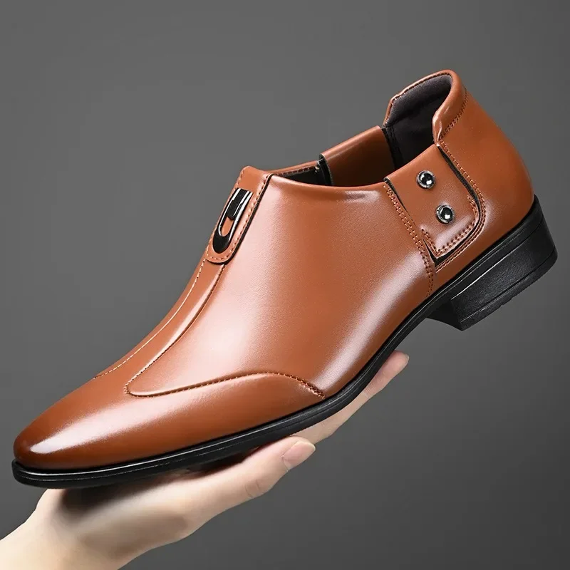 

New Men Leather Shoes Pointed Toe Men's Loafers Male Driving Moccasin Oxfords Business Formal Shoes for Men Brogue Dress Shoes