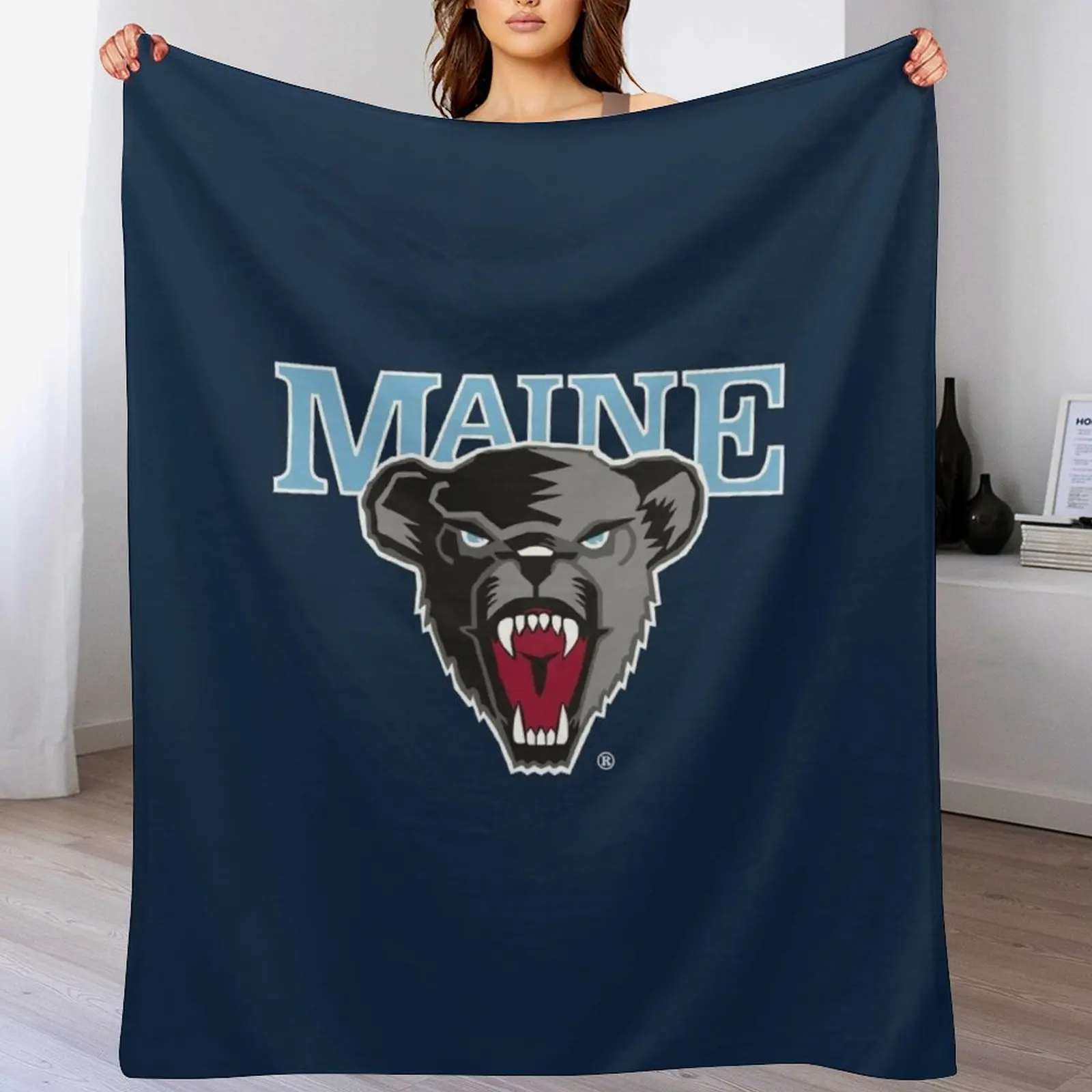 Maine BLACK BEARS ORONO ME Throw Blanket