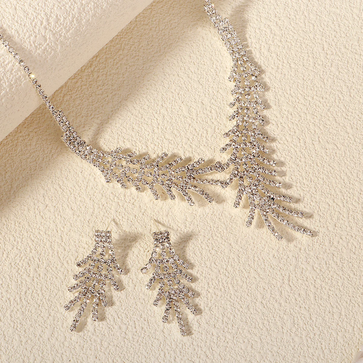 New Classic Full Diamond collana e orecchini Set di gioielli modelli Queens principesse accessori di abbigliamento regalo per la fidanzata