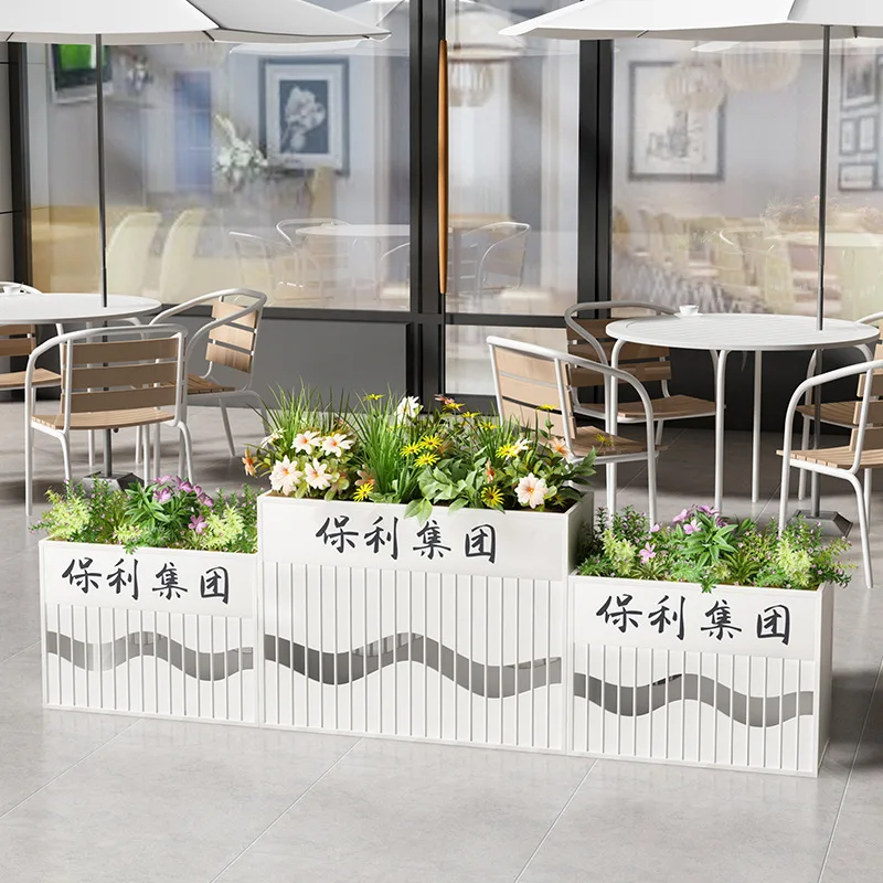 Best-selling outdoor iron wrought flower box set: Creative partition flower bed for plaza commercial streets, outdoor fence flow