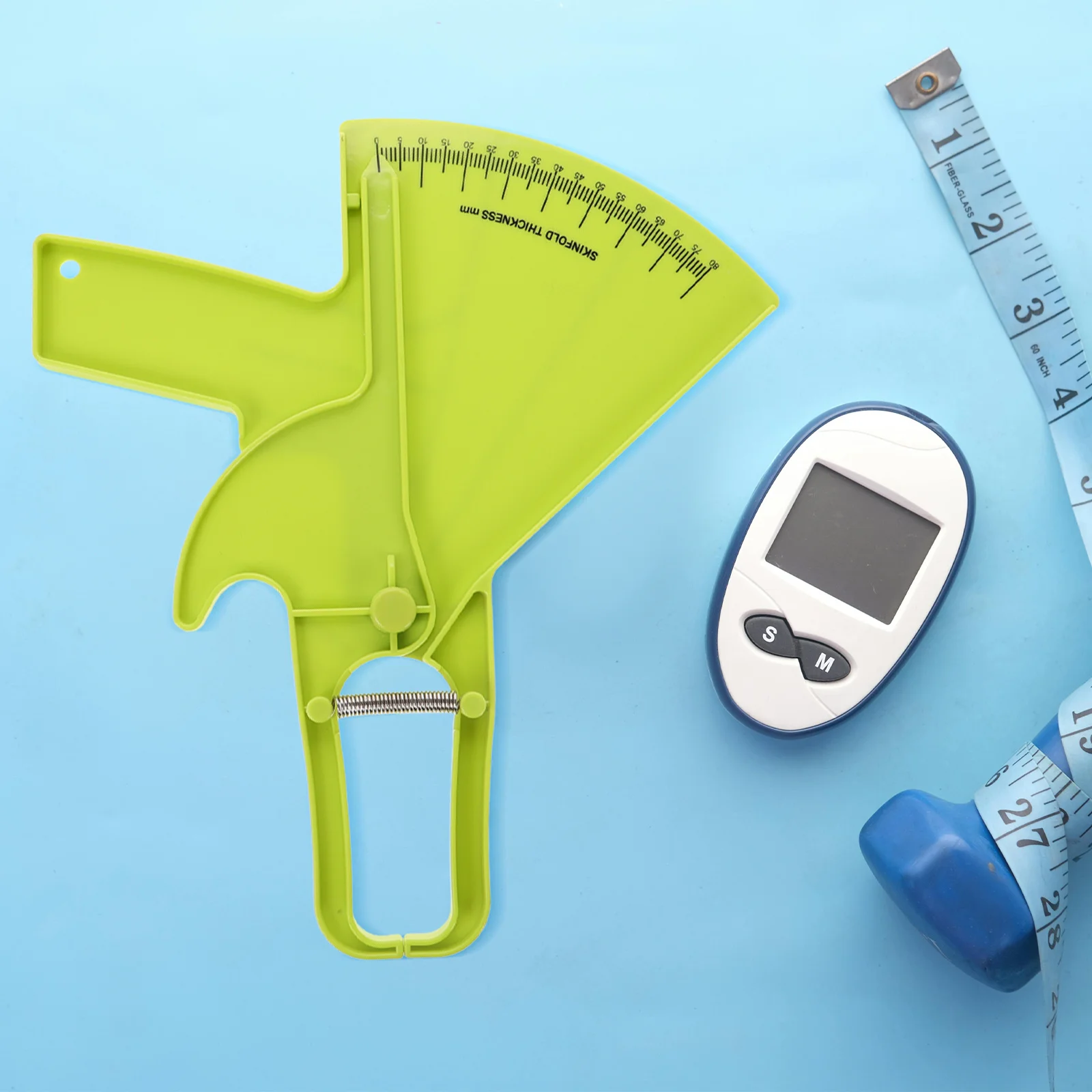 Plicomètre de graisse corporelle, outil de mesure précis des plis cutanés, testeur de graisse corporelle en plastique durable, appareil d'évaluation de la condition physique pour hommes et femmes