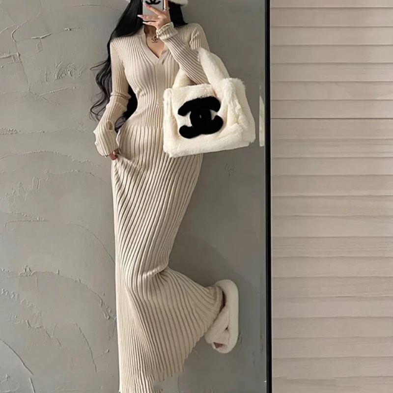 Autumn Pure Desire Wind Sexy V-neck Slimming Long Sleeve Pit Strip Knitted Butt Wrapping Solid Color Dress