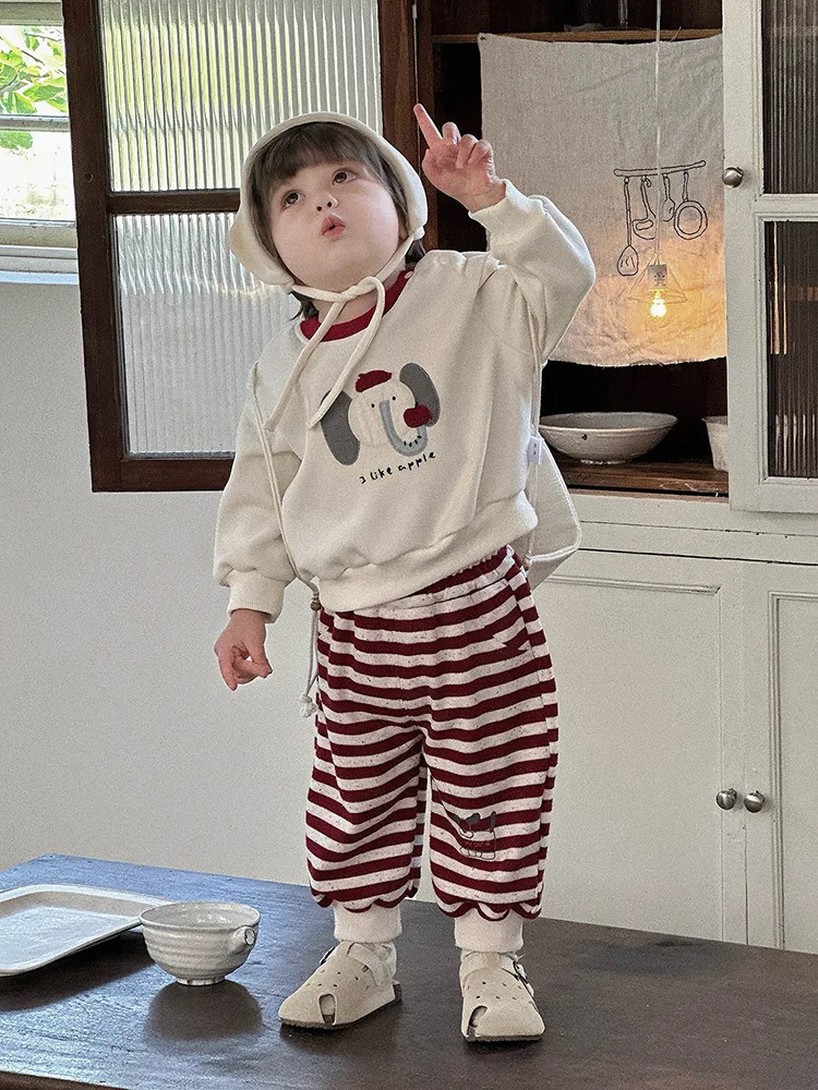 

Infant and Toddler Autumn Set2025New Boys' Cartoon Sweatshirt and Striped Sweatpants Two-Piece Set for Boys aClass