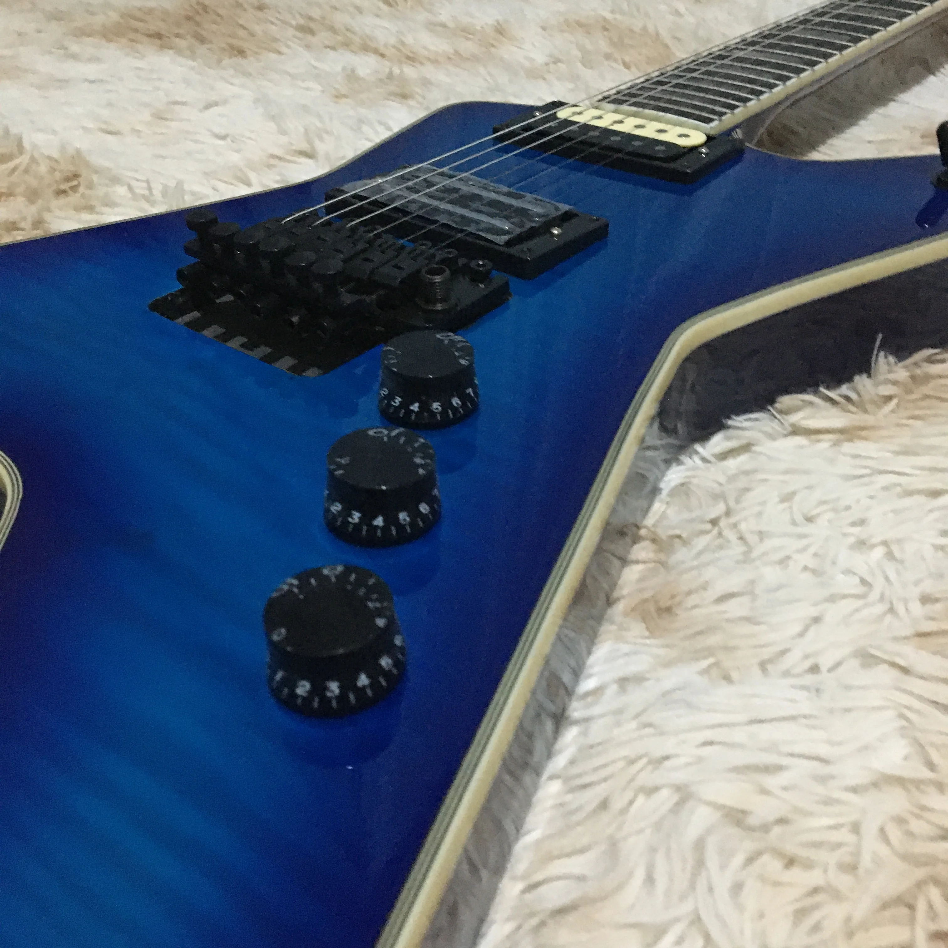 Irregular 6-string integrated electric guitar,bule, Perfect tone,hot sale in stock ,customizable,24F