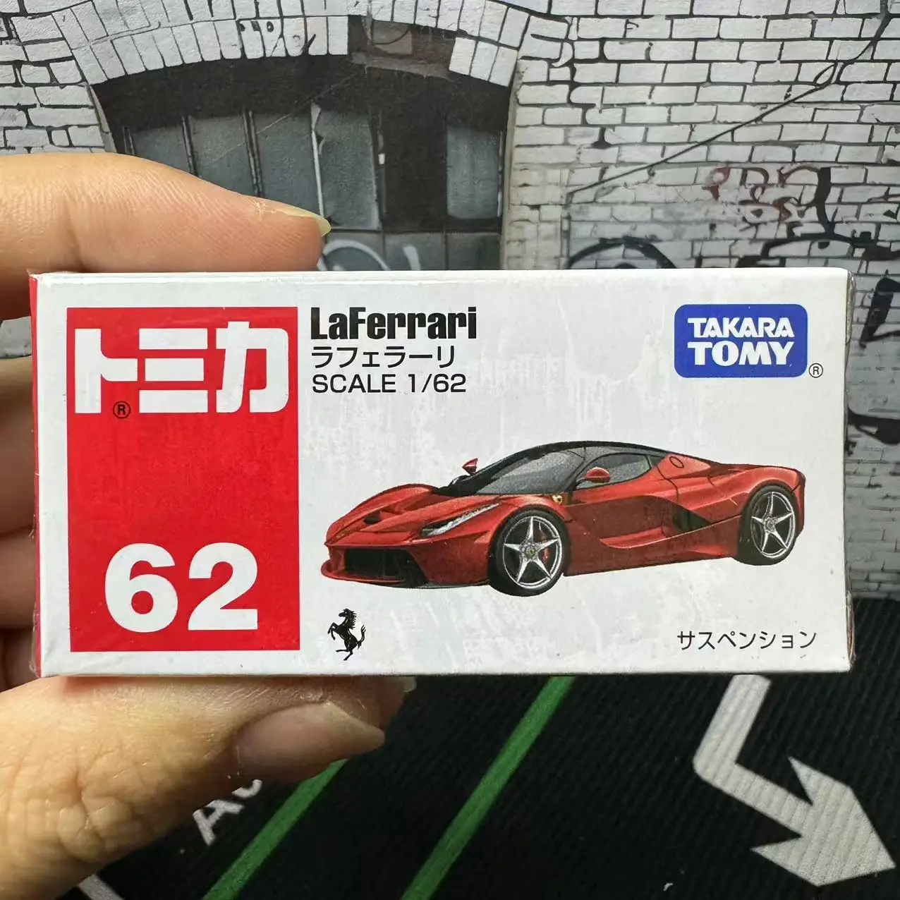 

TAKARA TOMY Tomica No.62 LaFerrari Miniature Casting Static Alloy Car Vehicle Diecast Metal Mode Collection Display Boy Toy Gift