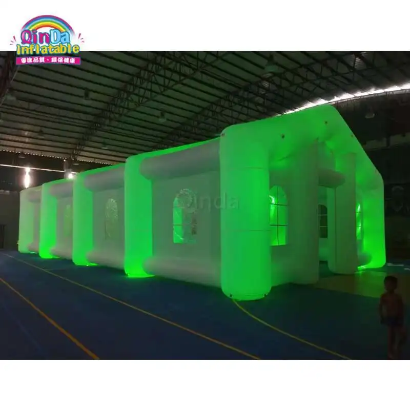 Aangepaste 200 vierkante meter opblaasbare feesttent met LED-verlichting