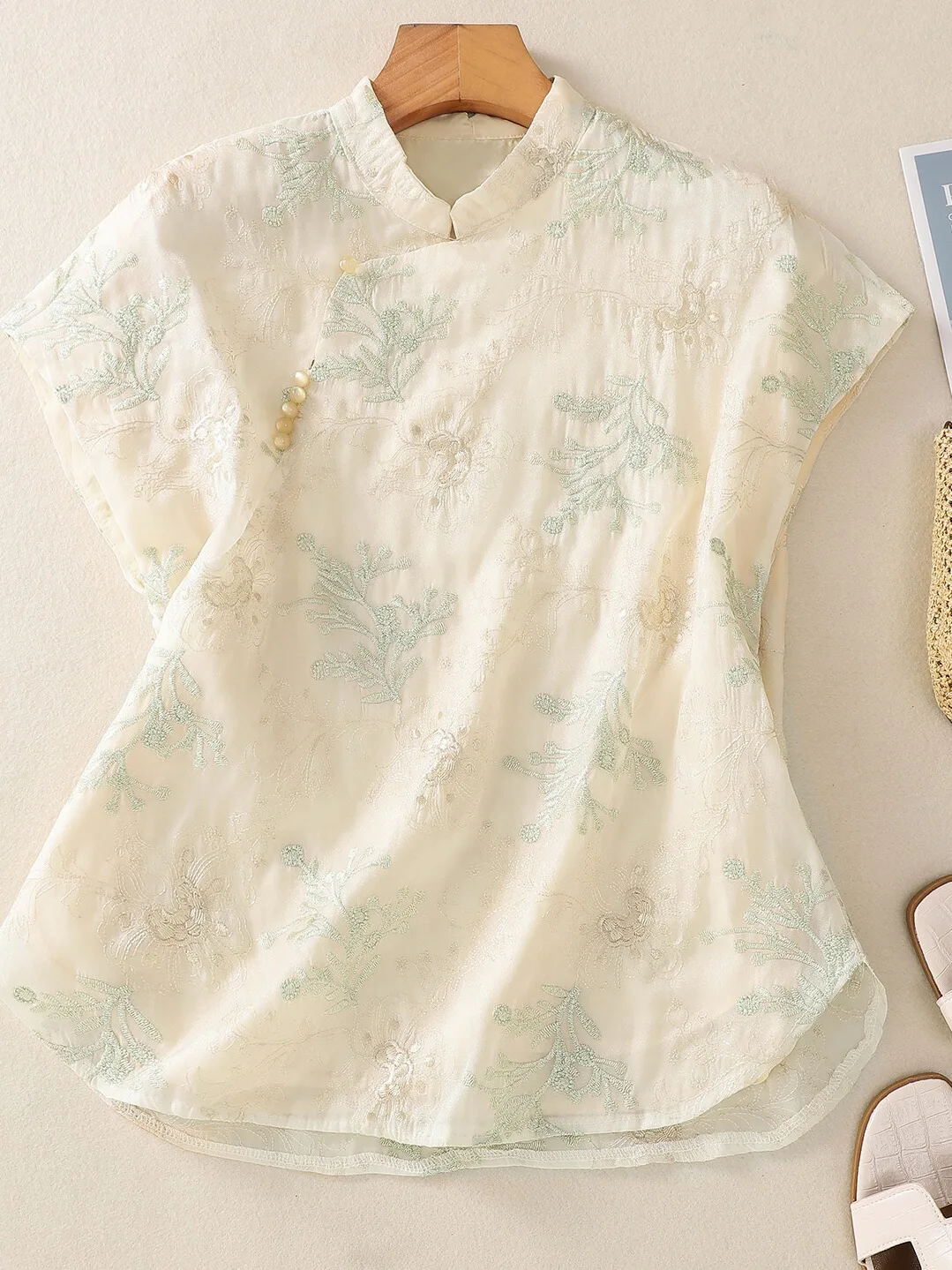 

Ele Soft Chinese Sle Silk irt with Embroidery And Button Stand Collar Summer New Arrival Women's Faionable Top