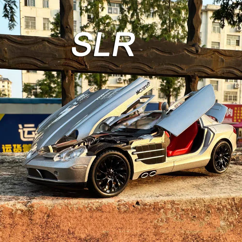 1:24 Benz SLR Modelli di auto Pressofusi in lega Ruota giocattolo Tirare indietro Auto sportiva in miniatura con musica leggera Veicolo Decorazione per bambini Regali
