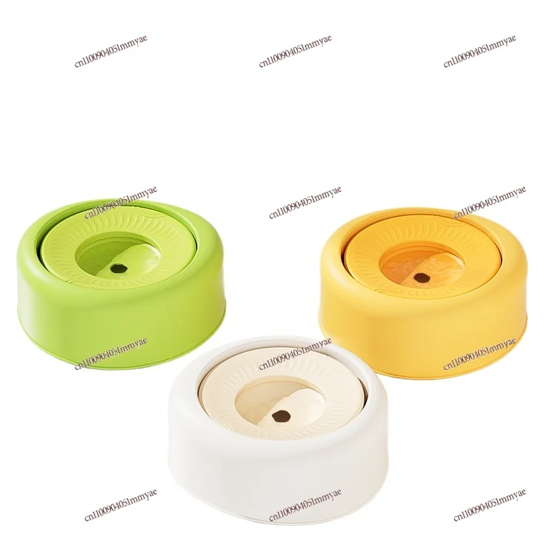 

The pet water bowl is not easy to wet the mouth and drink the water basin to prevent it from being overturned.