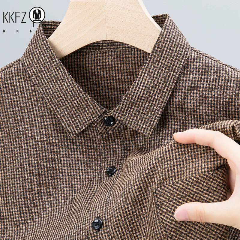 

New Men's Casual Small Plaid Long Sleeved Lapel Shirt for Spring and Autumn Fashion Comfortable Wrinkle Free Top Without Ironing