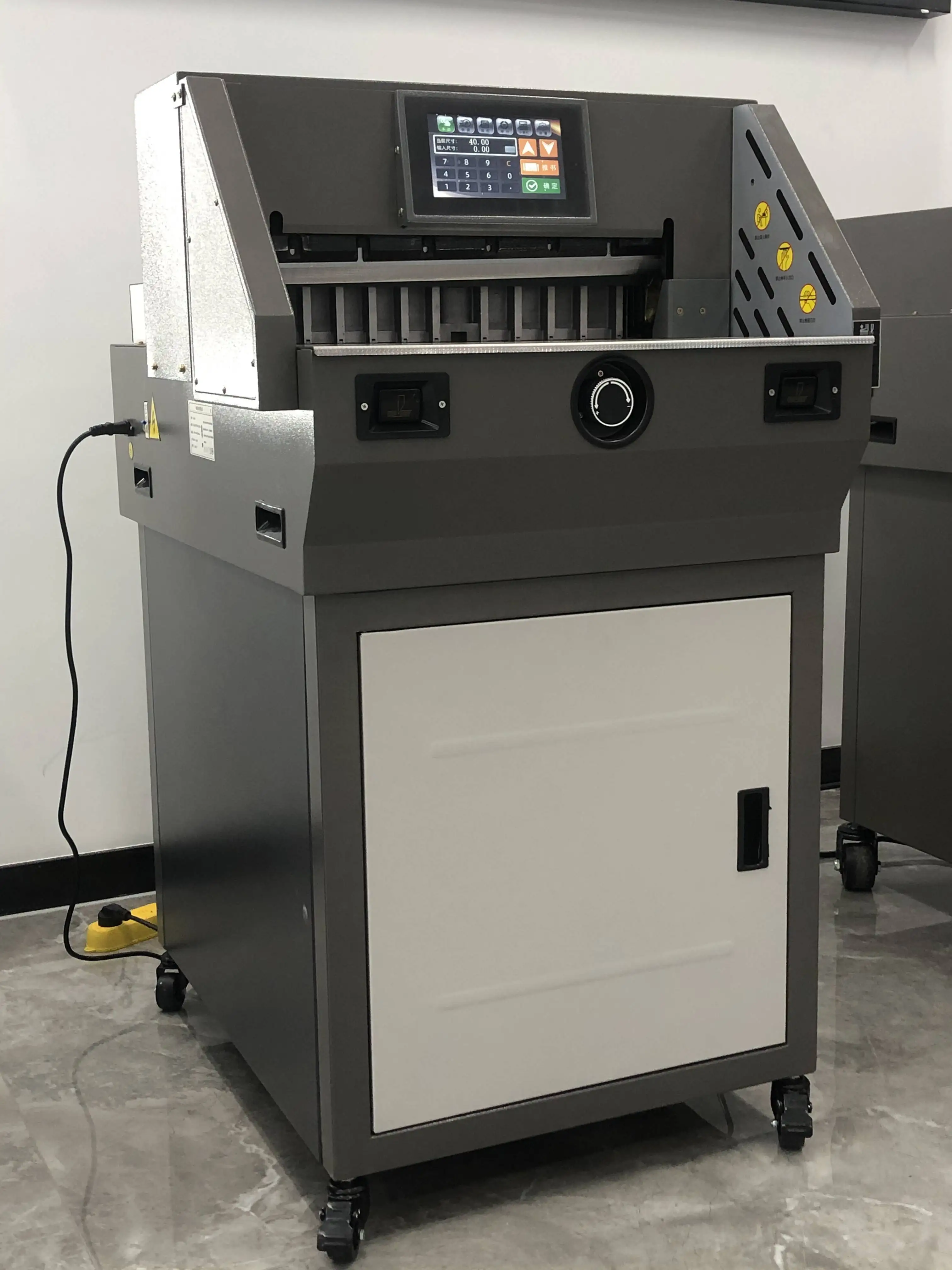E460T New Design  Electric Paper Cutting Machine Program Paper Cutter A3  Guillontina with Wheel