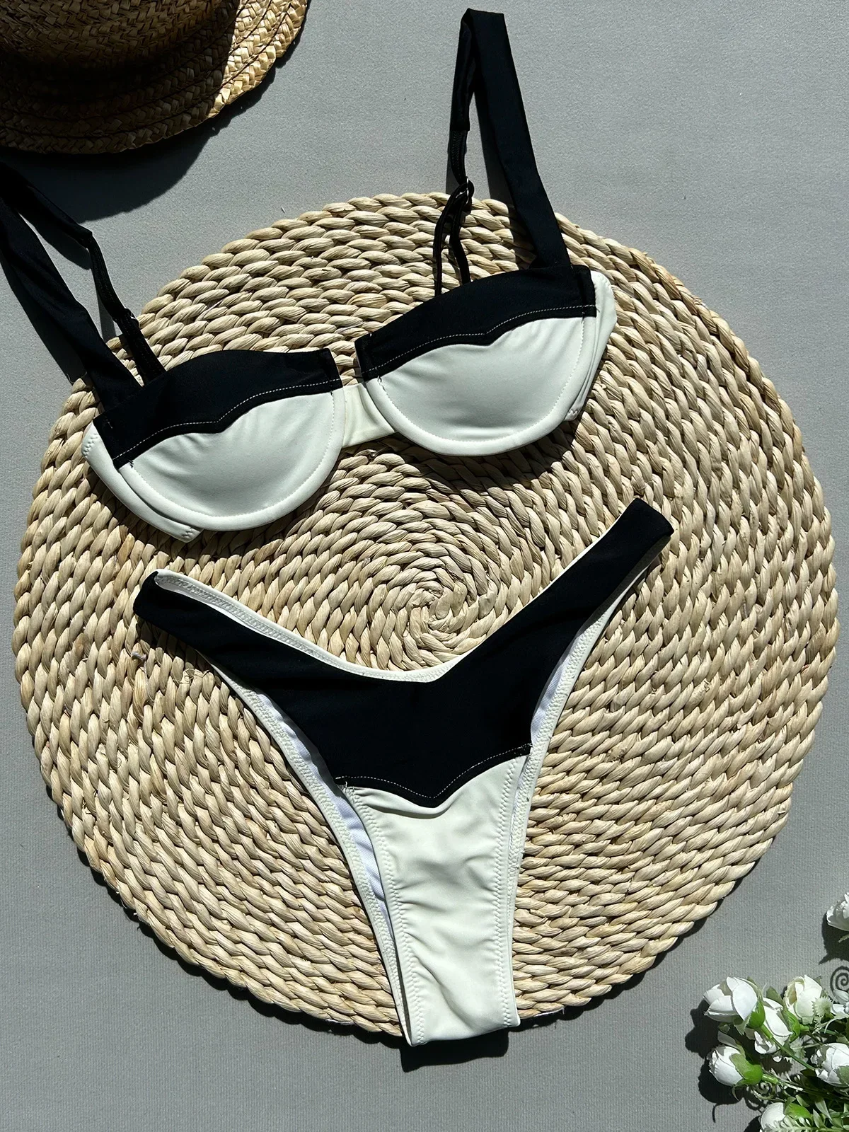 

2025 New Sexy 2 Piece Swimsuit Women's Black White Patchwork Bikini Set Underwire Push-up Suspender Backless Beach Bathing Suit