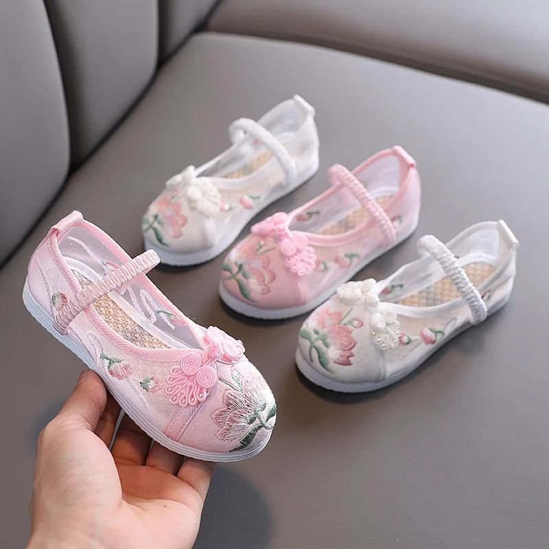 

Туфли с вышивкой для принцесс, Детские сетчатые сандалии для девочек, обувь ручной работы из хлопчатобумажной ткани на плоской подошве, детская обувь Hanfu для танцев и представлений