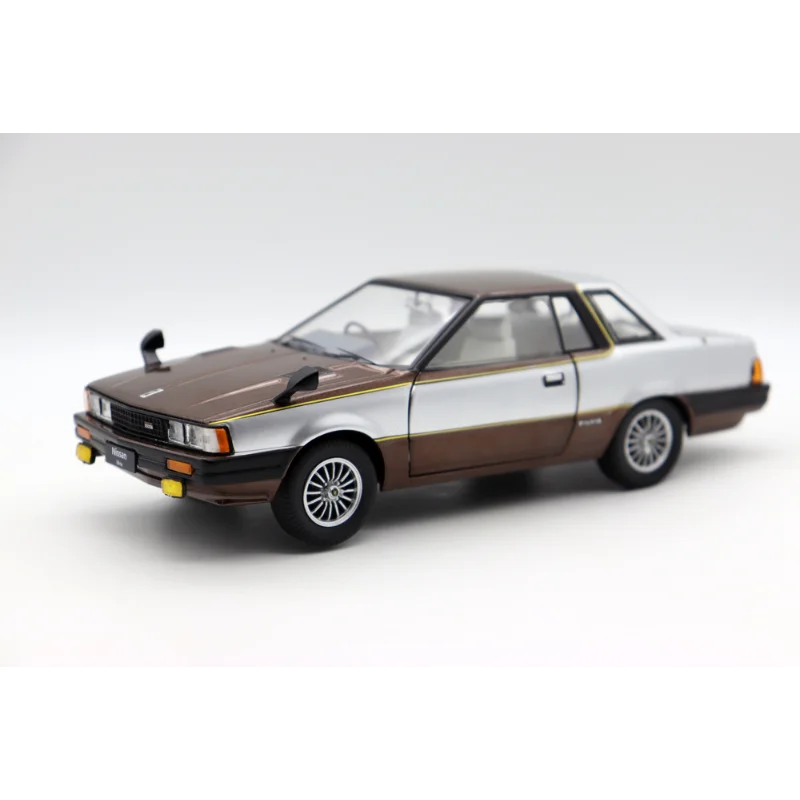 

Diecast 1/24 Scale Nissan Silvia Hardtop 1982 Alloy Car Model Collectible Toy Gift Souvenir Display Ornament