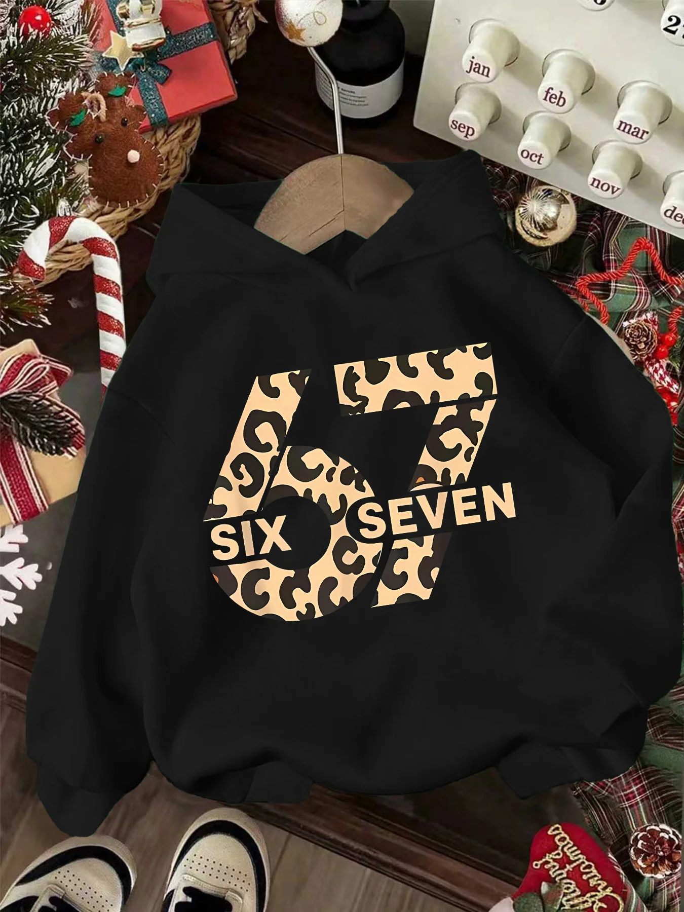 Girls' Autumn/Winter Fashionable Casual Hooded Sweatshirt with Creative Number 67 Letter Christmas Series Comfortable and Trendy
