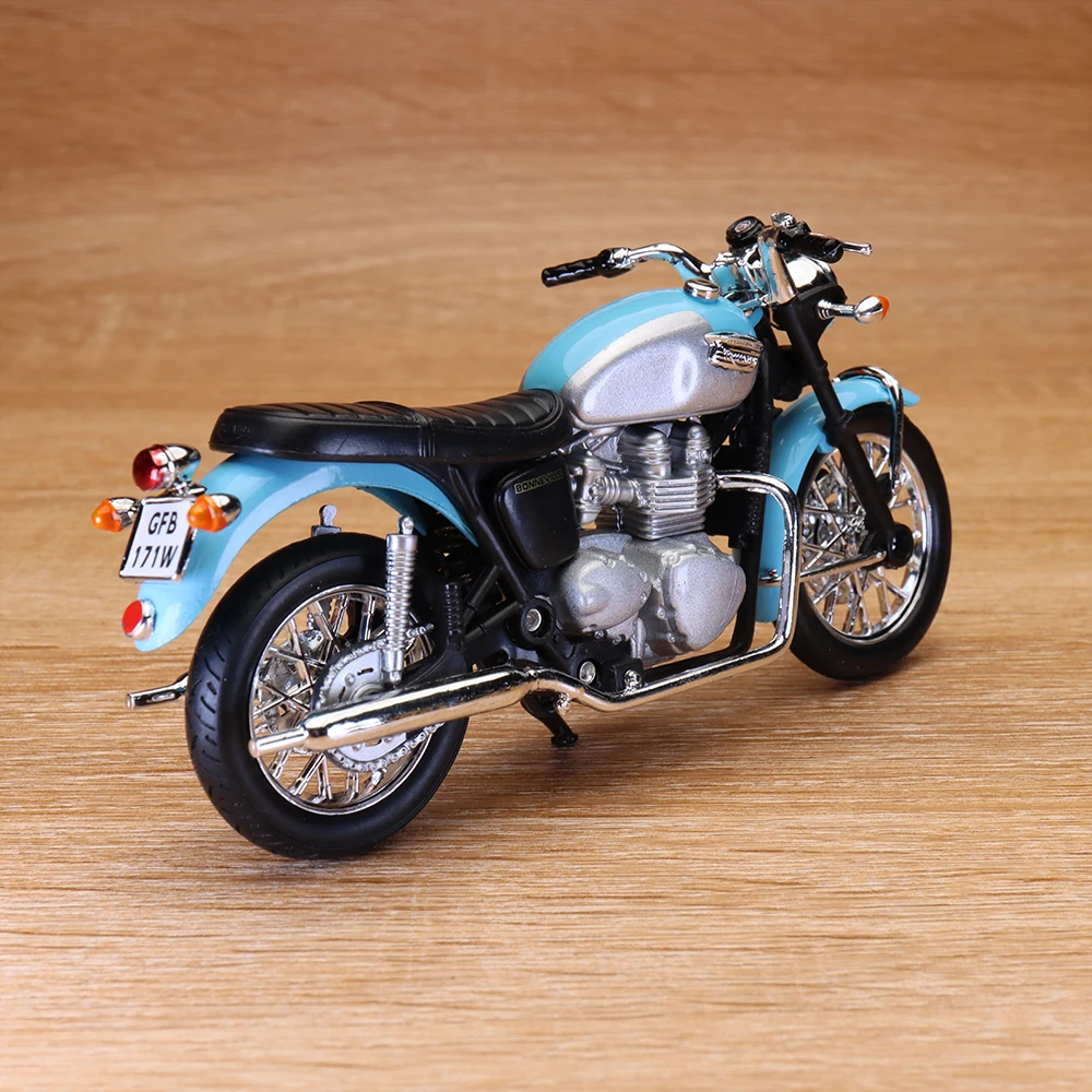 Diecast Alloy Motorcycle Toy 1/18 2002 BONNEVILLE Model