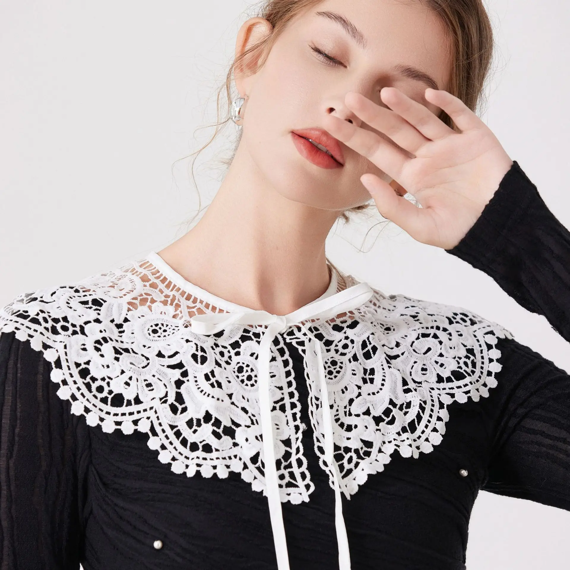 Fake Lace Collars Woman Detachable Front Tie White Collar 2026 Winter Sweater Accessories Removable Fake Neck Polar Half Shirt