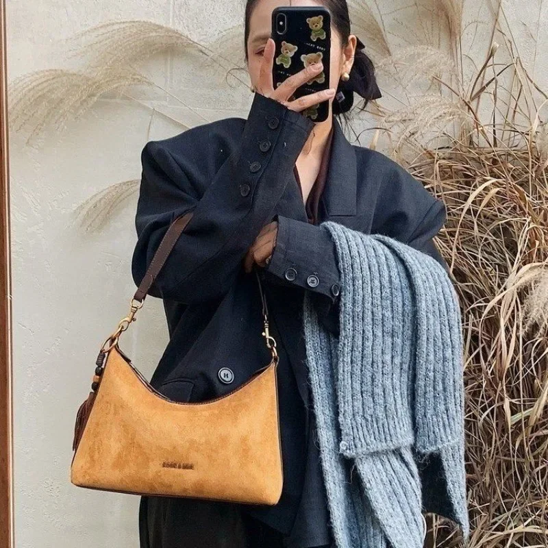 

Classic Minimalist Solid Color Diaper Bags For Women Trendy Vintage Shoulder Bag Simple Leather Commuter Bag Chic Designer