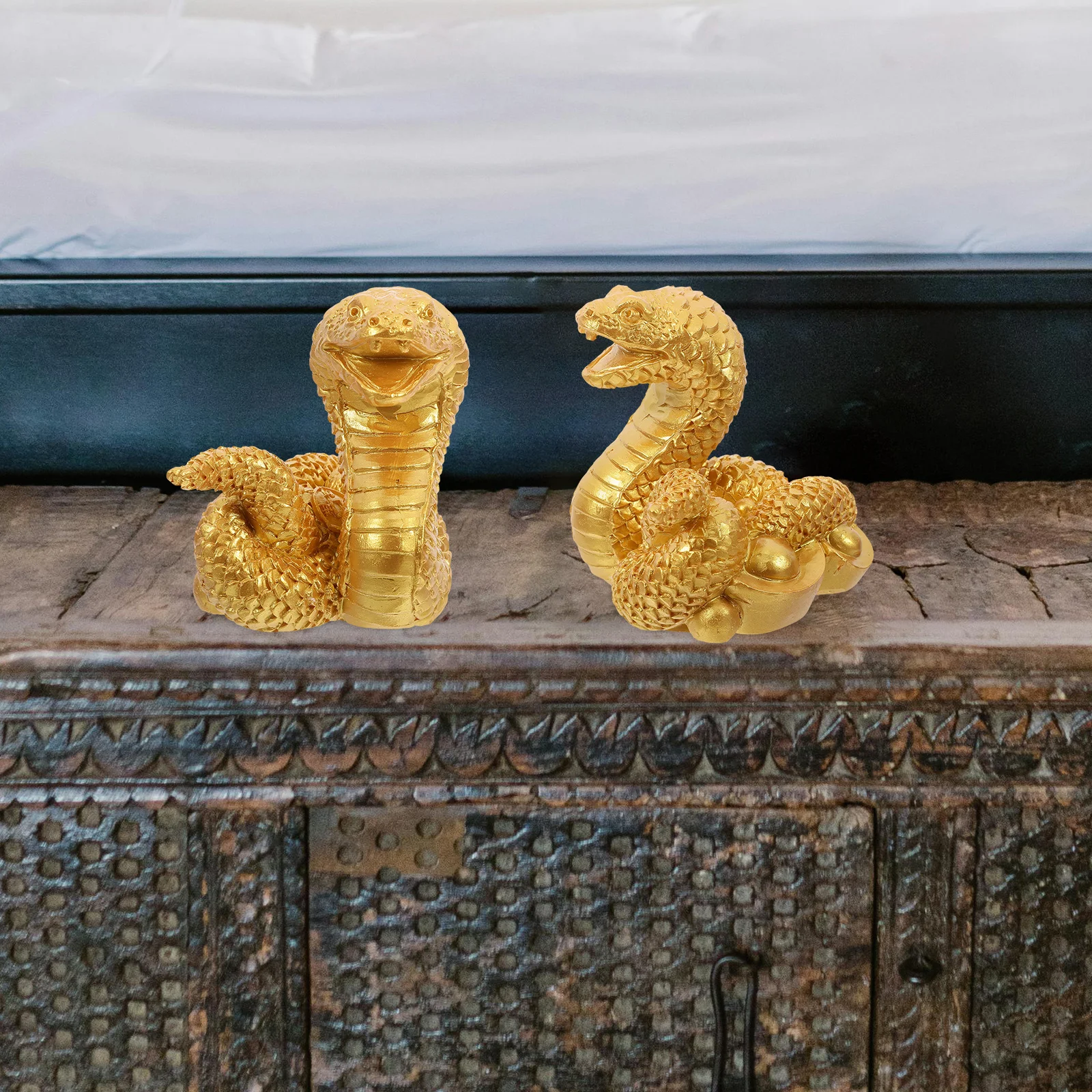 

Yuanbao Snake naments Resin Craft Mini Figurine Decoration New Year Gift Crafts Sculpture Realistic Teaching Model Garden Decor