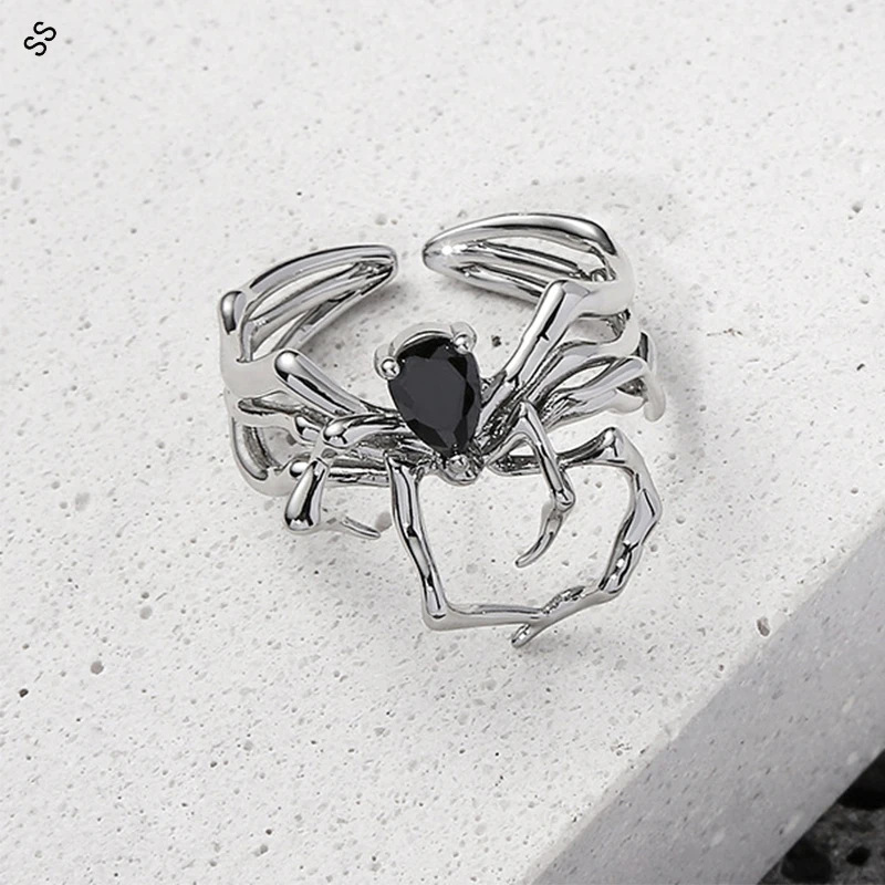 Trendy Metal Spider Ring for Women - Unique Minimalist Design, Adjustable Open Finger Fashion Accessory, Perfect for Daily Wear