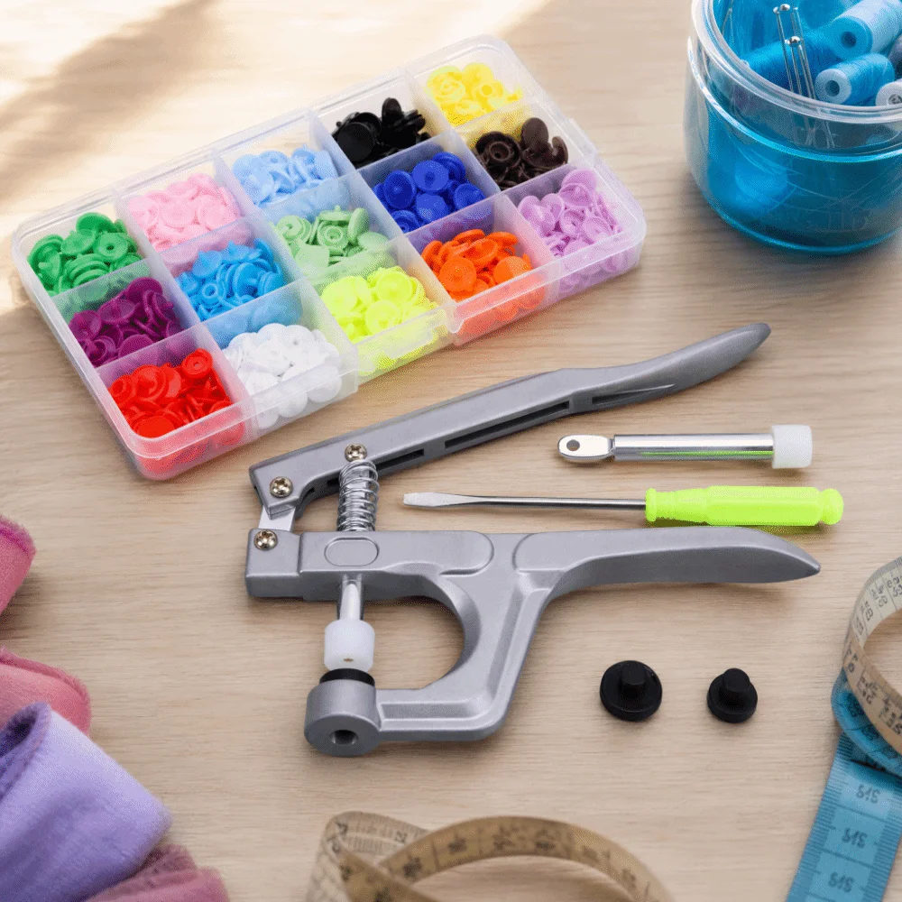 Colored Snaps Fastener Pliers Kit Metal Press Pliers Seamless Design Snap Buttons Resin Auto-lock