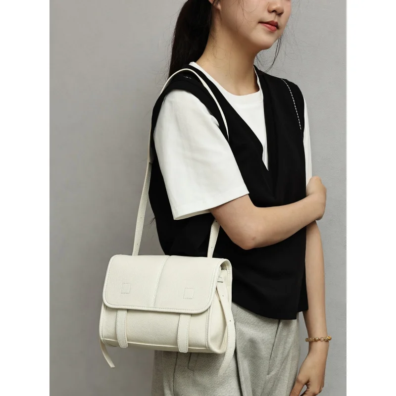 

Модная, стильная и простая женская сумка через плечо, стильная и универсальная сумка-мессенджер, повседневная и непринужденная сумка в стиле casual.