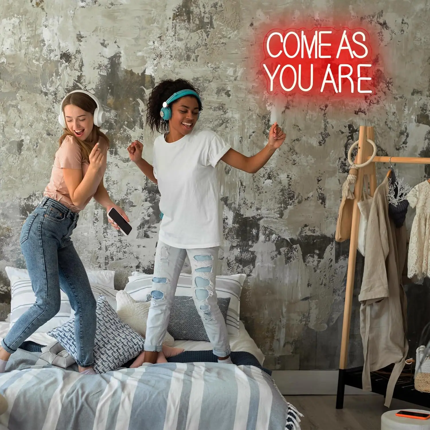 Приходите как вы, Звездные знаки