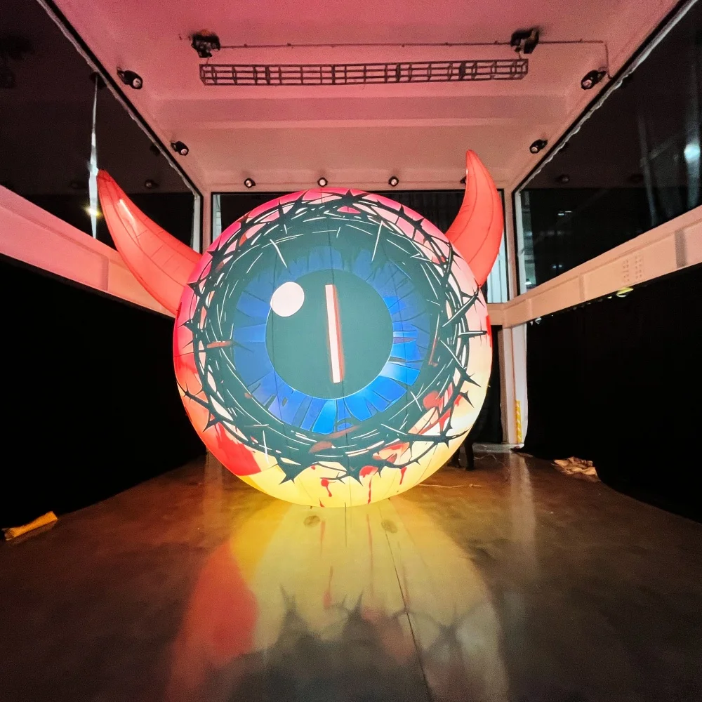 Custom Halloween Hanging Inflatable Eyeball Balloon Custom Horror Monster Eye LED Sphere Waterproof Inflatable Horror Decoration
