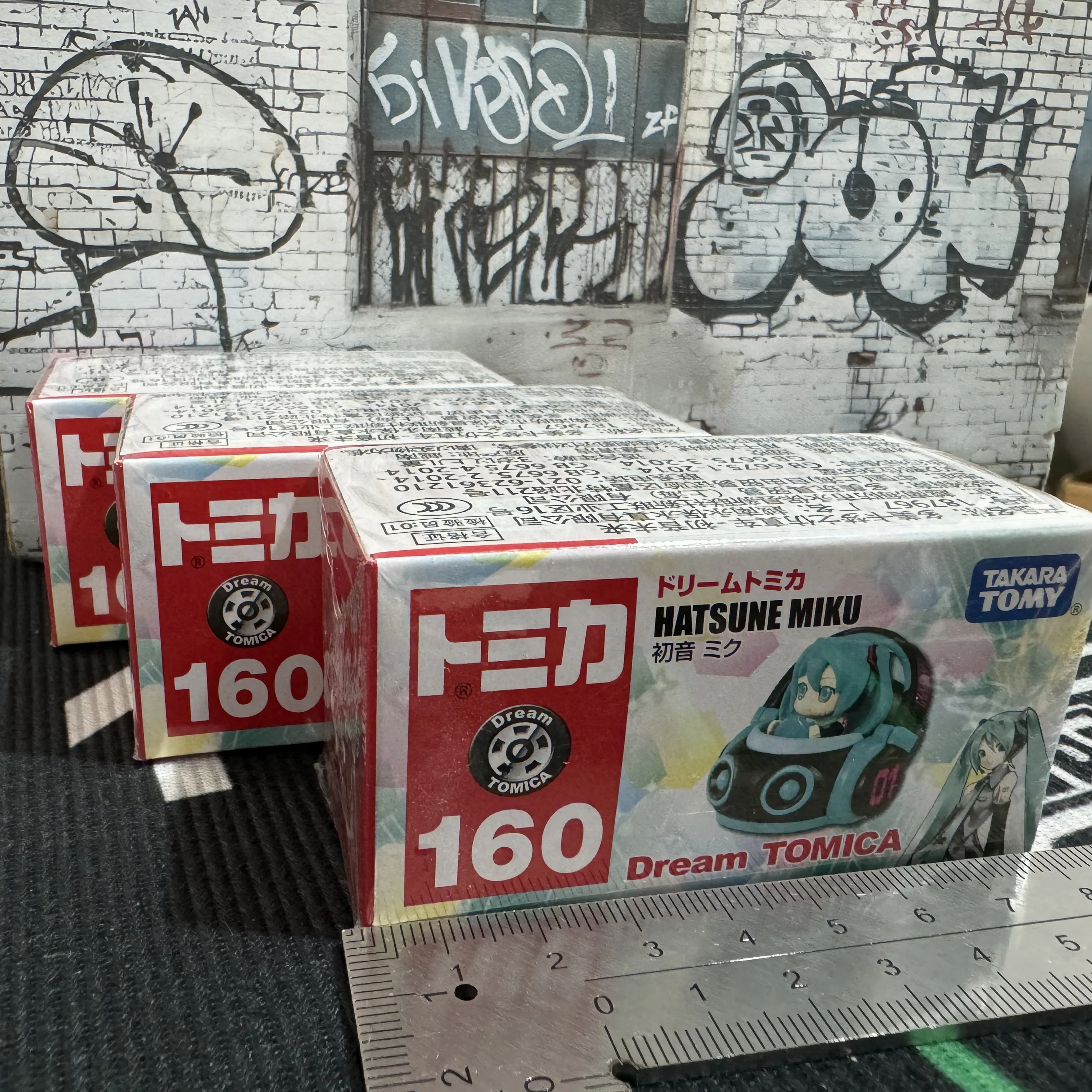 

INNZA Takara Tomy Tomica Dream Tomica No.160 Hatsune Miku Alloy car Model Replica Series Christmas Children Gifts Boy Toys