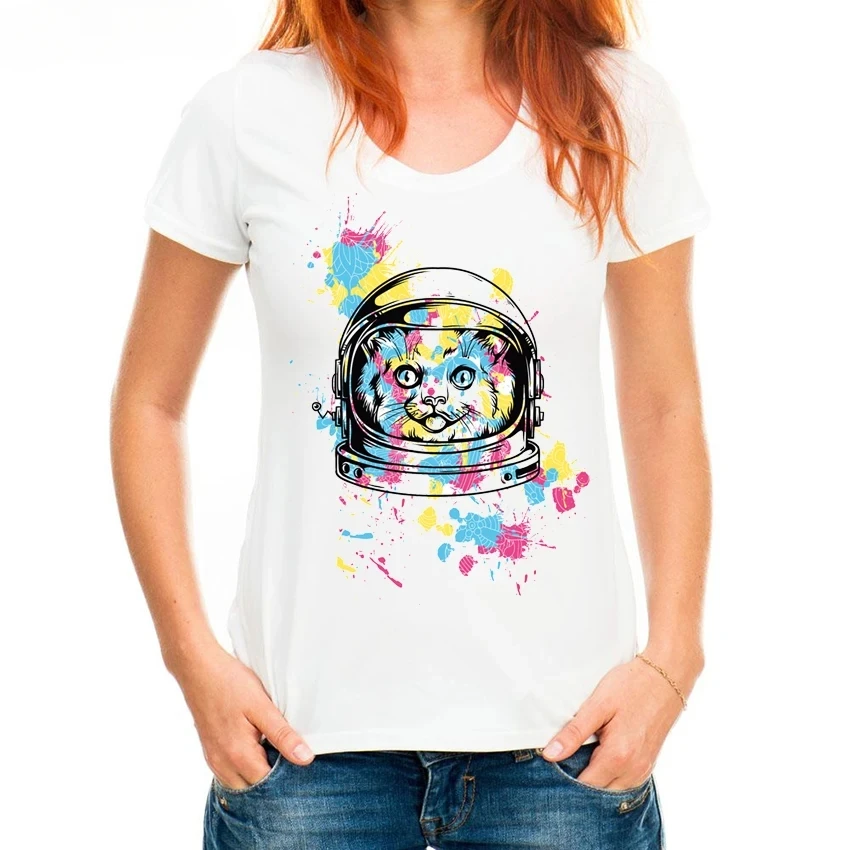 Space adventure astronaut Cat celebrates scientific achievement Street fashion casual trend Men's and women's all-purpose Tshirt