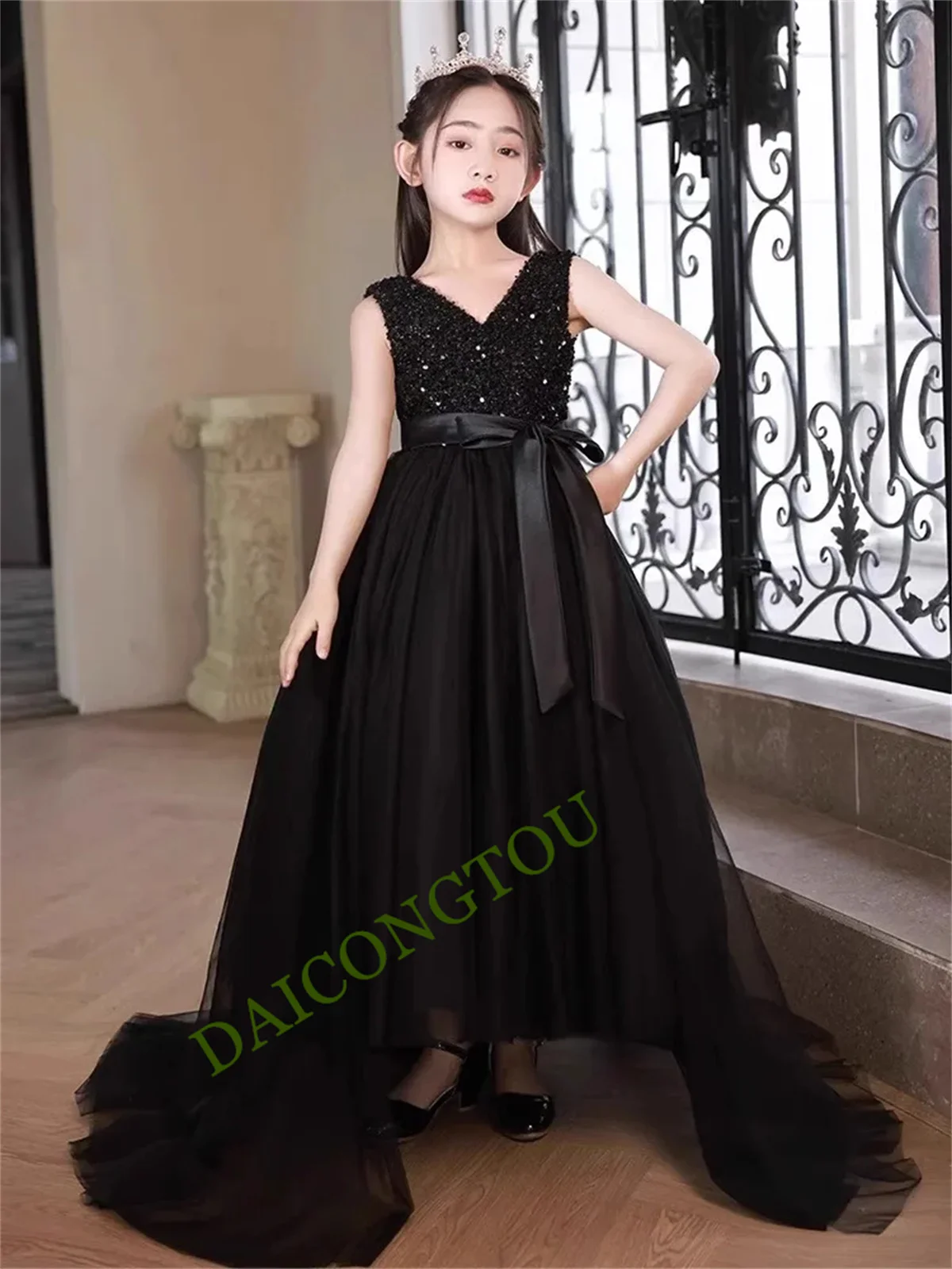 Vestidos negros personalizados con cuello en V para niña, vestidos de flores con lentejuelas de tul para niños, vestidos de fiesta de graduación y cumpleaños para boda