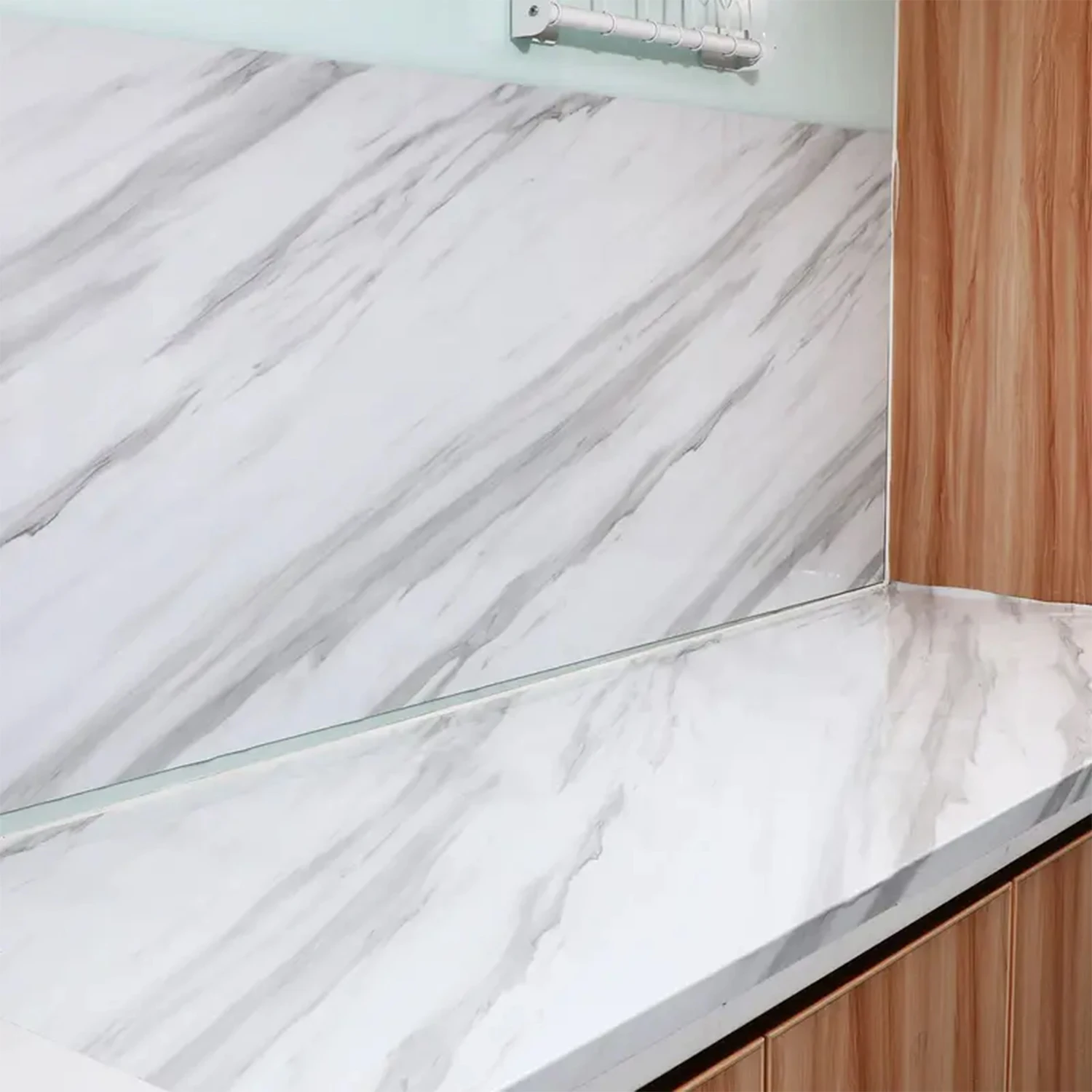 

Самоклеящиеся обои с мраморным узором — термостойкая пленка из ПВХ для стен кухни, ванной комнаты — легко отслаивается и приклеивается (1 рулон)