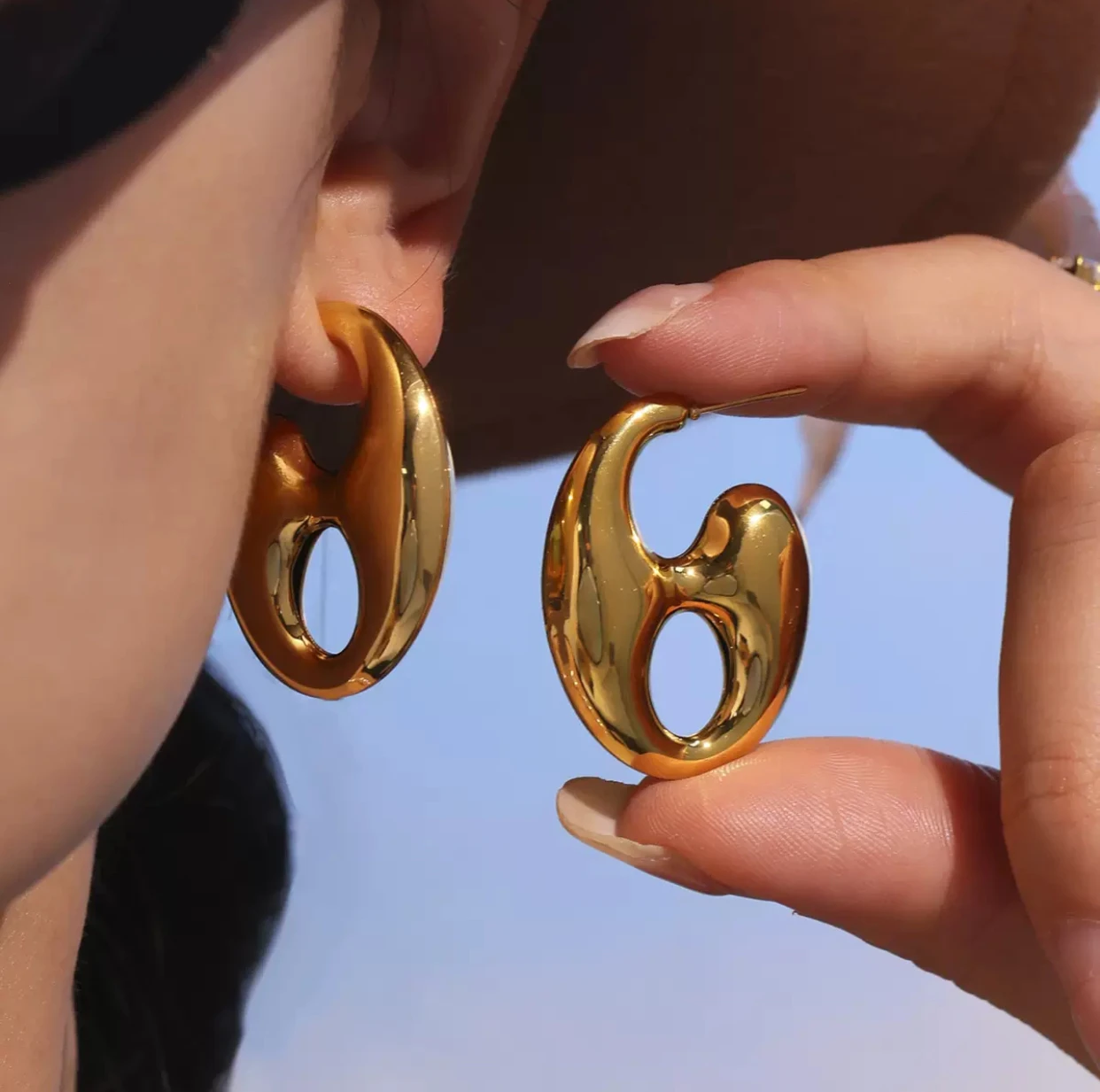 

Simple design, luxurious 33m large earrings, high-end stainless steel fashion earrings for women