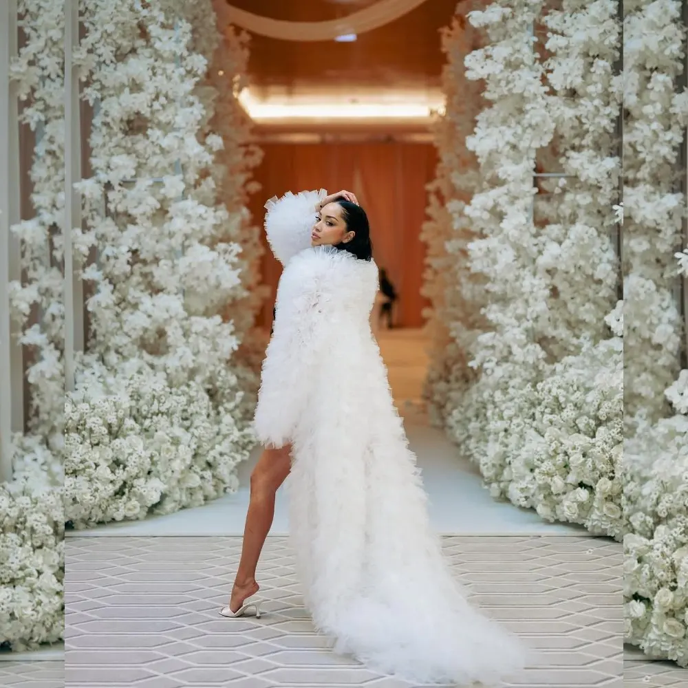 

Luxury White Tulle Coat – Avant‑Garde Oversized Statement Outerwear, Festival & Bridal Ready, Designer‑Level Feathered Train