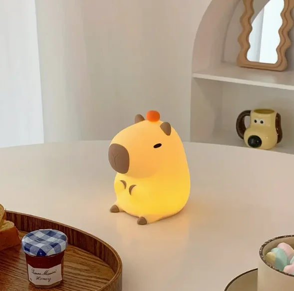 

Accompanied by soft light, Capibala nightlight creates a quiet night.