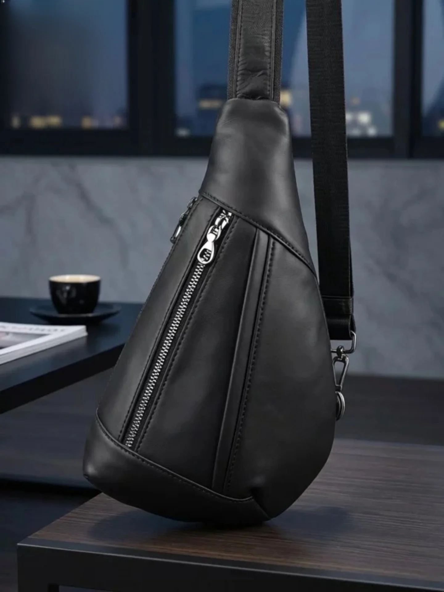 yuqixuan-men's-genuine-leather-chest-bag-outdoor-casual-crossbody-shoulder-bag-top-layer-cowhide-black-business-bag